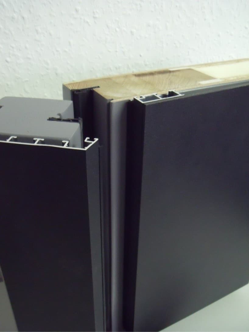 Nowoczesne drzwi zewnętrzne z nakładką aluminiową LUPOL - model 2